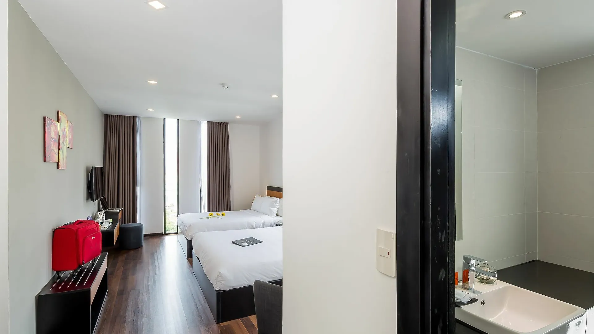 Platinum Danang Hotel